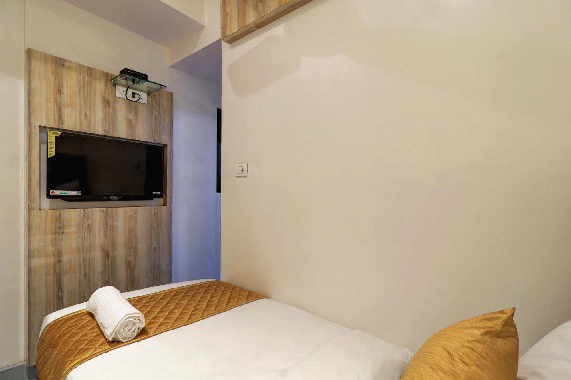 Hotel Enigma Inn Mumbai Room photo